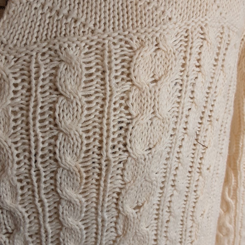 Oatmeal Linen Cable Knit Sweater - Picture 4 of 12